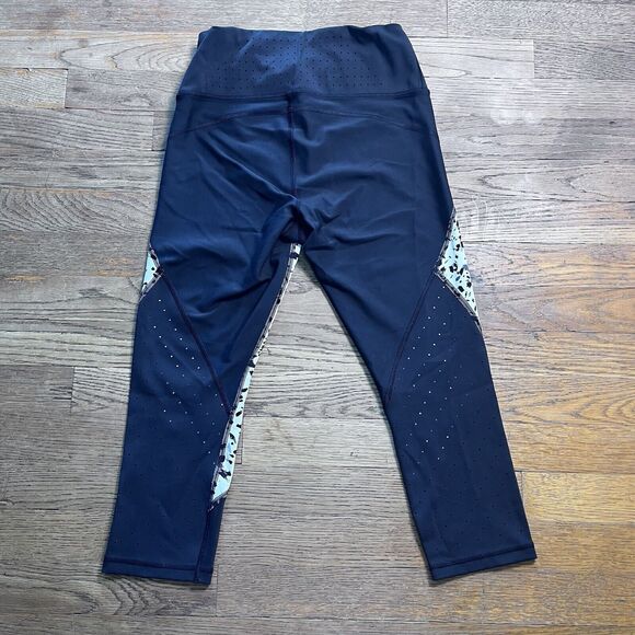 Athleta Stealth Black White Trucool Sculptek Perforated Crop Capri Legging SP - Picture 15 of 16